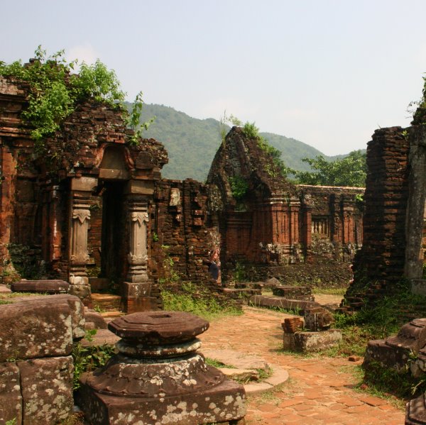 Vietnam Rundreise 9/17: Ruinen der Champa in My Son, unterwegs von Hoi An nach Can Tho